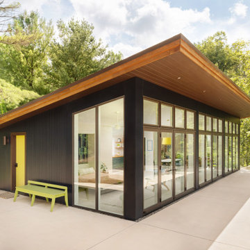 Pool House in Wilmington, DE