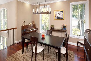Example of a classic dining room design in Baltimore