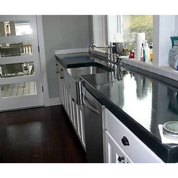 Glossy Black Concrete Countertop