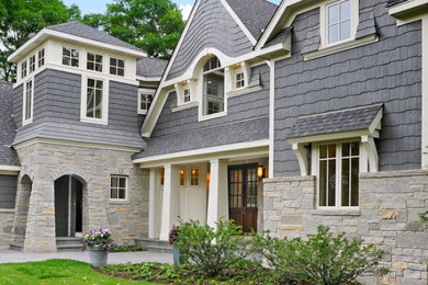 Example of an exterior home design in Chicago