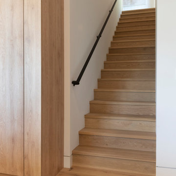 A Modern Country home in Hidden Hills thanks to the woodwork