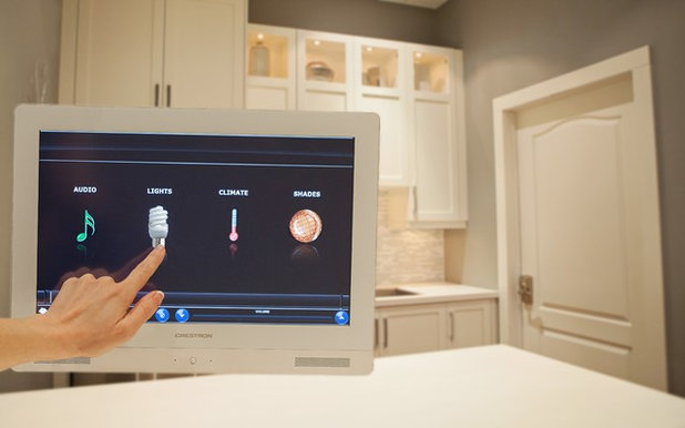 Современная классика Кухня by Dell Smart Home Solutions