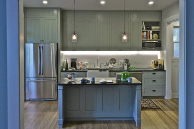 Kitchen - transitional kitchen idea in San Francisco