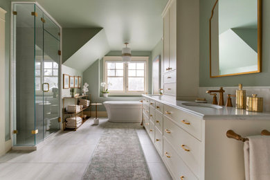 Inspiration for a transitional bathroom remodel in Calgary