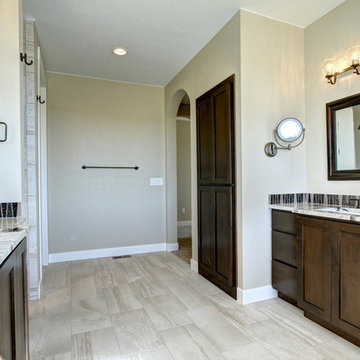 Russellville - Master Bathroom