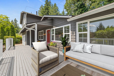 Deck photo in Seattle