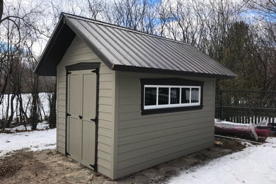 Inspiration for a timeless shed remodel in Toronto