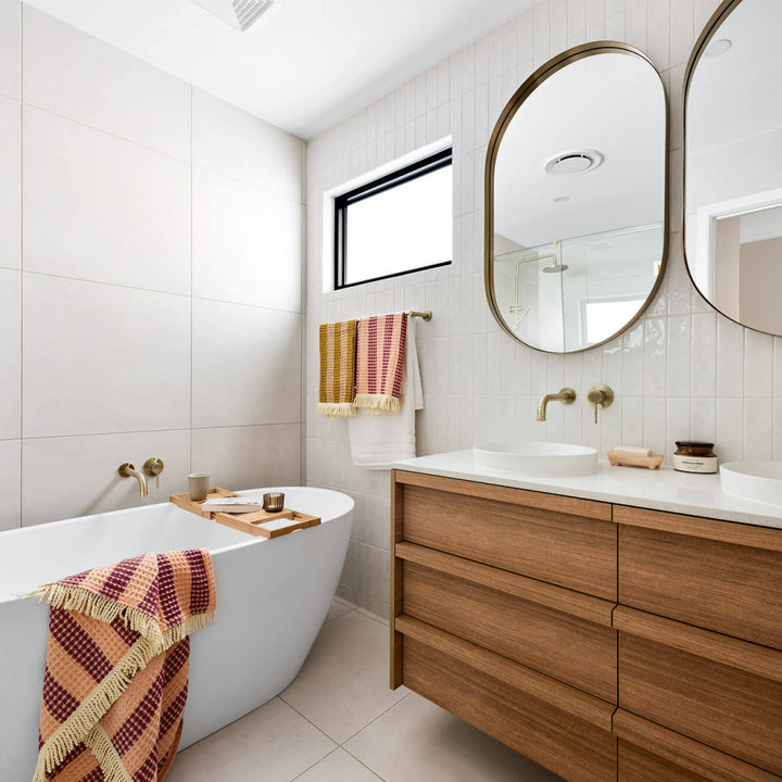 75 Beautiful White Bathroom Ideas & Designs - June 2024 | Houzz AU
