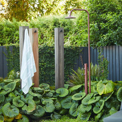 Willoughby Pool and Landscaping - Outdoor Showers