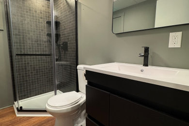 Inspiration for a modern bathroom remodel in Wilmington