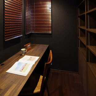 他の地域のモダンスタイルのおしゃれなホームオフィス・仕事部屋の写真