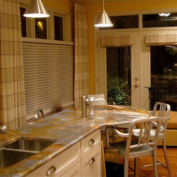 KITCHEN - Breakfast Area