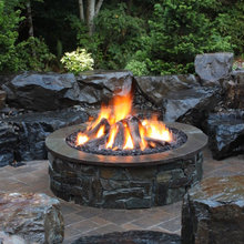 Outdoor Spa & Firepit