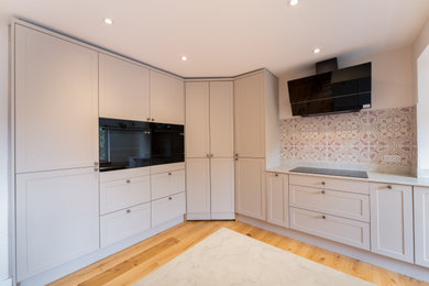 Design ideas for a medium sized traditional l-shaped kitchen/diner in Edinburgh with shaker cabinets.