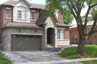 Traditional exterior home idea in Toronto