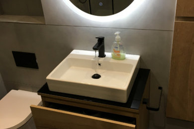 Contemporary Luxury Bathroom themed in Black