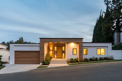 1950s exterior home photo in Los Angeles