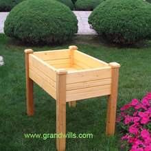Raised garden bed