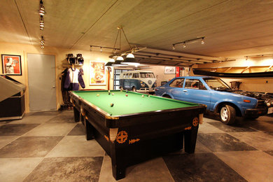 Garage photo in Toronto