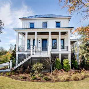 チャールストンのトラディショナルスタイルのおしゃれな家の外観の写真
