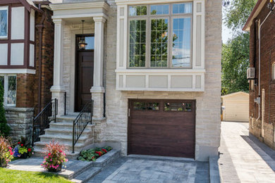 Exterior home photo in Toronto