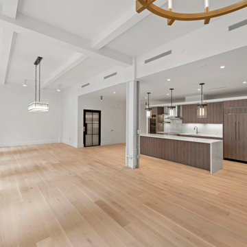 Modern Italian kitchen by Exclusive Home Interiors