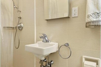 Bathroom - modern bathroom idea in New York