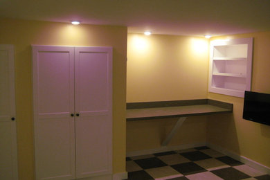 Kitchen - modern kitchen idea in Portland Maine