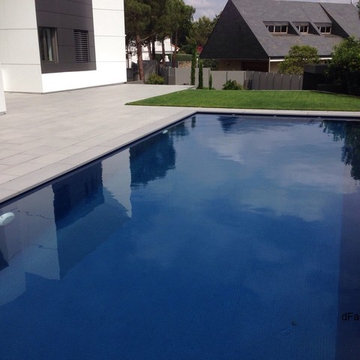 Exteriores y Piscina de nuestro cliente el Sr. Punzy