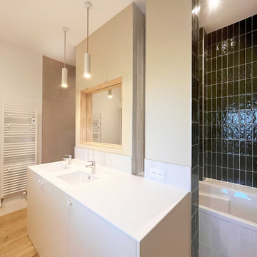 deux niches pour la douche et la baignoire