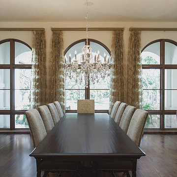 Formal DIning Room - Chic Elegance