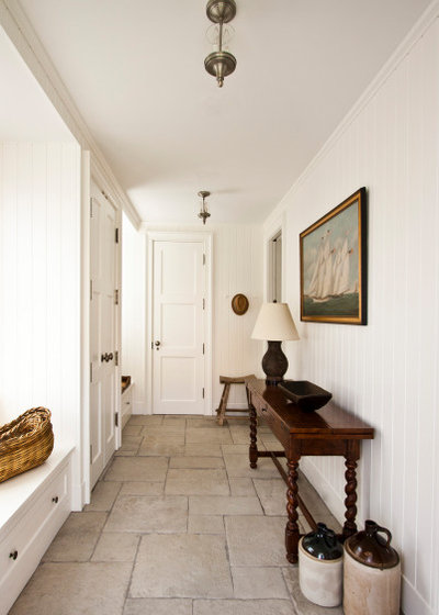 Traditional Entrance by Bloomsbury Designs