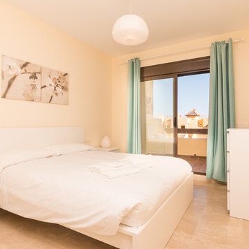 Duquesa village apartment habitation room