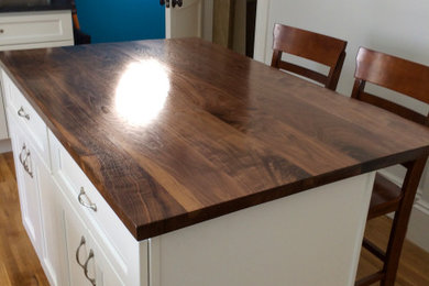 Example of a kitchen design in Boston