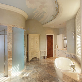 Bäder mit Schieferfliesen und weißer Waschtischplatte Ideen, Design