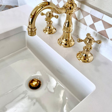 Lustrous Victorian Collection 8" Spread Faucet & Drain . Qtz Counter & UM Sinks