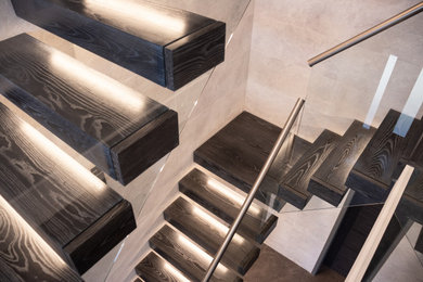 Photo of a contemporary staircase in Surrey.