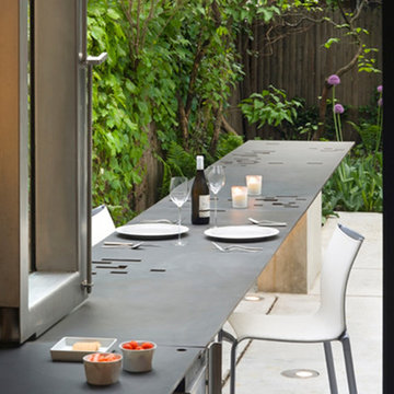Operable Boundary Townhouse/Garden