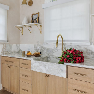 Luxury Custom Wet Bar with Porcelain Surfaces | Houston