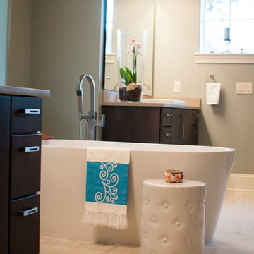 Queens Harbor Master Bath