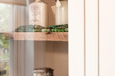 Home design - eclectic home design idea in New York