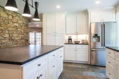 Kitchen - traditional kitchen idea in DC Metro