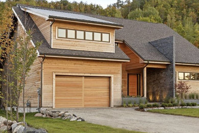 Trendy exterior home photo in Toronto