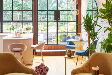 Living room - 1950s living room idea in New York