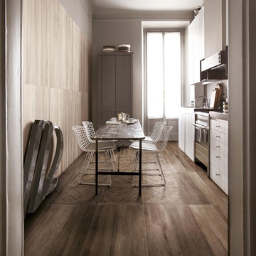 Travel: Pavimento cucina colore Westbrown in gres effetto legno