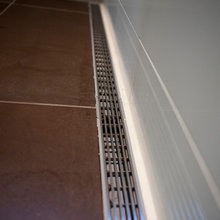 drainage vent next to tub