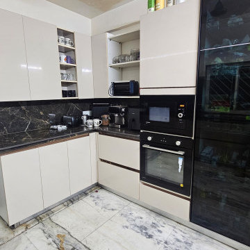 Luxury High Gloss Modular Kitchen at Windsor Palace Ballygunge Kolkata | Rogue C