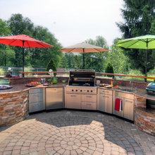 Outdoor Kitchens & Fireplaces