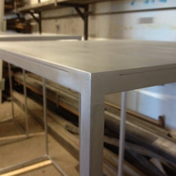 Aluminium cocktail tables - Products