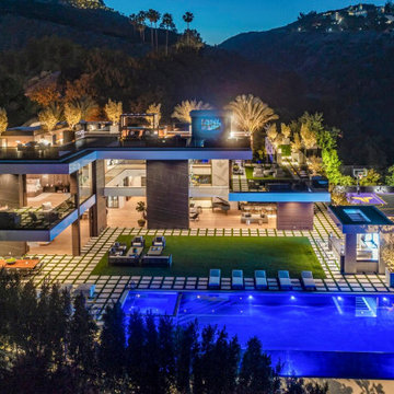 Bundy Drive Brentwood, Los Angeles modern estate & resort style family home
